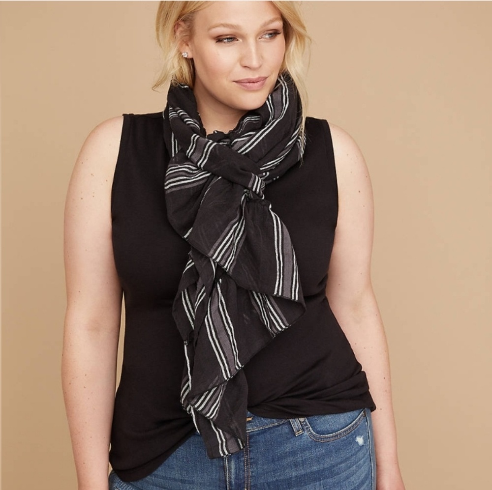 🆕️ Lane Bryant 2-in-1 Vest & Scarf